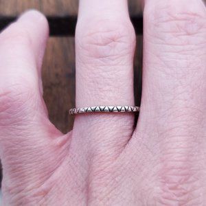 Size 7 925 Sterling Silver Slightly Odd Pattern Ring